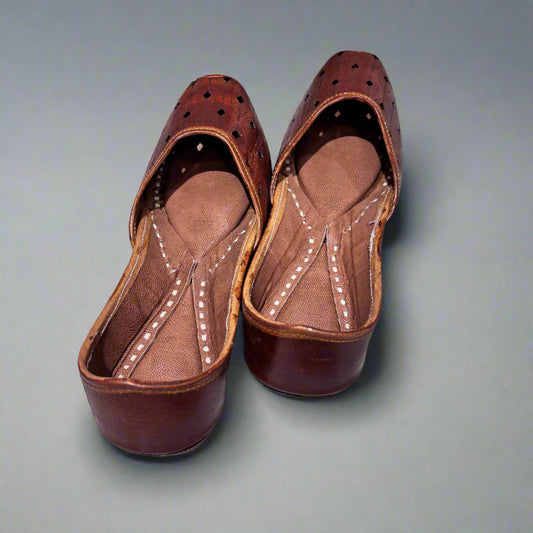 Brown chhedak leather jutti for women #WJ106